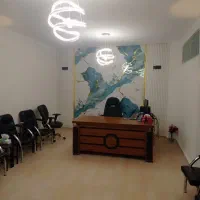 دفتر کار نصف راه روبروی ستاره باران