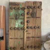 درب کلون دار خیلی قدیمی