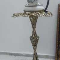 میز تلفن با تلفن