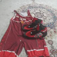 دوانده وکفش کشتی