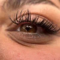 خدمات ناخن و مژه نازنین