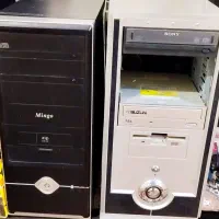 دو عدد کیس کامپیوتر نیاز به تعمیر دارد