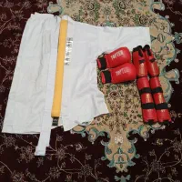 لباس کاراته به همراه تجهیزات