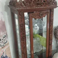 ویترین چوبی زیبا