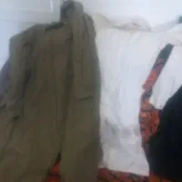 مقداری لباس نو و کار کرده موجود هست