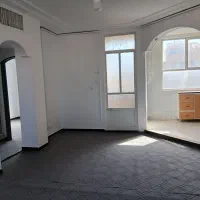 واحد تمیز غرق در نور ۱۸ ماه رهن به قیمت ۱۲ ماه رهن|اجارهٔ آپارتمان|قم, پردیسان|دیوار