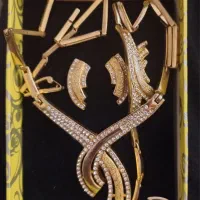 سرویس گردنبند  رنگ ثابت