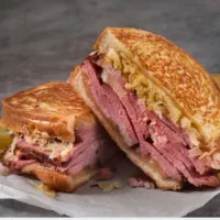 به یک همکار اشپز و سالون دار نیازمندیم