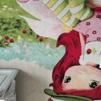 فرش ۱/۵×۲/۲۵ طرح دختر توت فرنگی