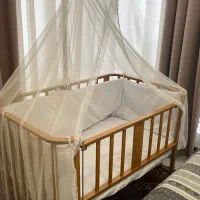تخت کنار مادر چوبی