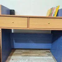 میز تحریر در حد نو