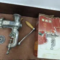 چرخ گوشت دستی قدیمی،ساخت کشور چین ،شماره ۸|کلکسیون و سرگرمی|لار, |دیوار