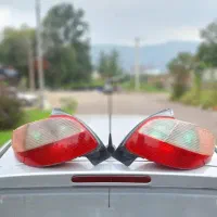 ۲ عدد چراغ عفب بالاسفید تمیز موجود|قطعات یدکی و لوازم جانبی|رشت, حومه رشت|دیوار