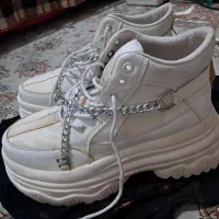 کتونی سفید