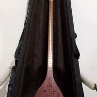 سه تار با مهر عظیمی همراه با کیس بسیار مناسب