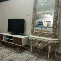 ال‌سی‌دی و میز و میز آیینه