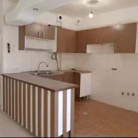 61متر دو خواب/نورگیر/1020 نقدی/وام بعهده املاک