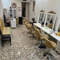 نیازمند آرایشگر زنانه