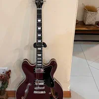 گیتار semi hollow