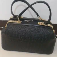 یک کیف زنانه