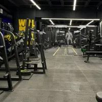 کارگر ساده باشگاه بدنسازی