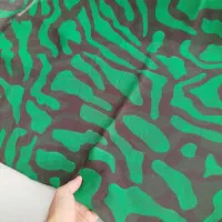 فروشنده خانم دو شیفت