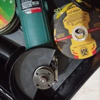 فروش سنگ فرز مینی Makita 9556NB با لوازم جانبی