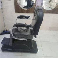 یک عدد صندلی آرایشگاه صفر بدونه کارکرد