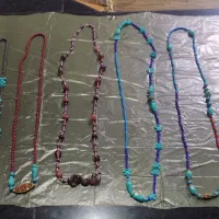 گردنبند و دستبند و غیره