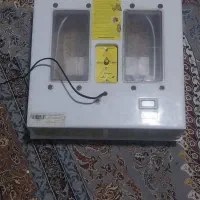 ۴۸ تایی هست سالم بدون عیب دستگاه جوجه کشی