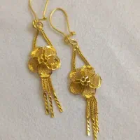 یک جفت گوشواره نقره(کپی طلا) کاملا نو