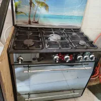 اجاق گاز پنج شعله فر دار تمیز در حد نو