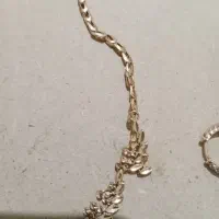 گردنی با گوشواره|جواهرات|نیشابور, گنبد سبز|دیوار