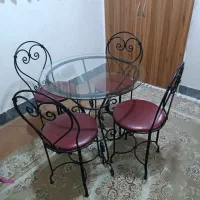 میز نهار خوری چهار نفره فر فرژه با فلزی محکم|میز و صندلی غذاخوری|شیراز, شهرک مهدی‌آباد|دیوار