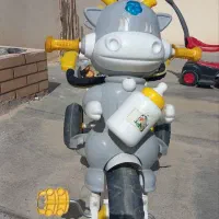 سه چرخه|دوچرخه، اسکیت، اسکوتر|برخوار, |دیوار