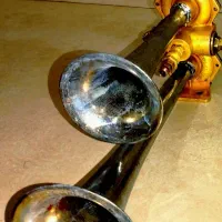 سه عدد بوق بادی ایتالیا درحد.