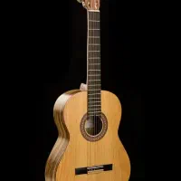 گیتار کلاسیک آکرین