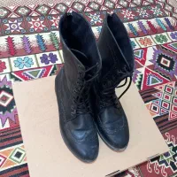 بوت زنانه، شماره ۳۸