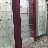 ویترین کیف وکفش|فروشگاه و مغازه|اصفهان, باغ دریاچه|دیوار
