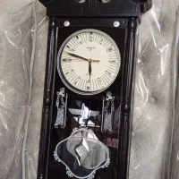 ساعت دیواری در حد نو