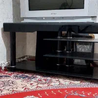 تلویزیون و میز