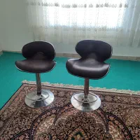 دو عدد صندلی جک دار به همراه میز