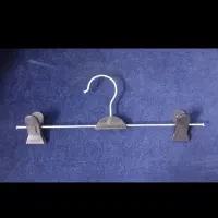 چوب لباسی و آویز لباس پلاستیکی و گیره دارفلزی