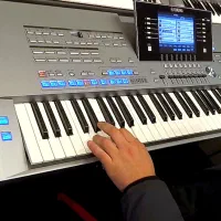 آموزش پیانو و کیبورد (آنلاین و حضوری)