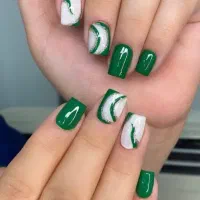 کاشت و ترمیم حرفه ای ناخن ، ژلیش فرهنگشهر|خدمات آرایشگری و زیبایی|دزفول, |دیوار