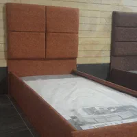 تعدادی تخت و تشک به قیمت عمده بدلیل جمع اوری