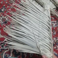 جارو دستی   و طبق نان