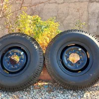 یک جفت لاستیک زیر صفری جلوی نیسان