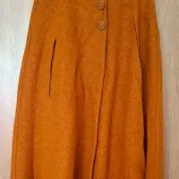 کاپشن|لباس|فیروزه, |دیوار