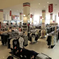 فروشنده خانم
